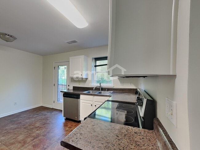 Building Photo - 10702 Northgate Trail Dr