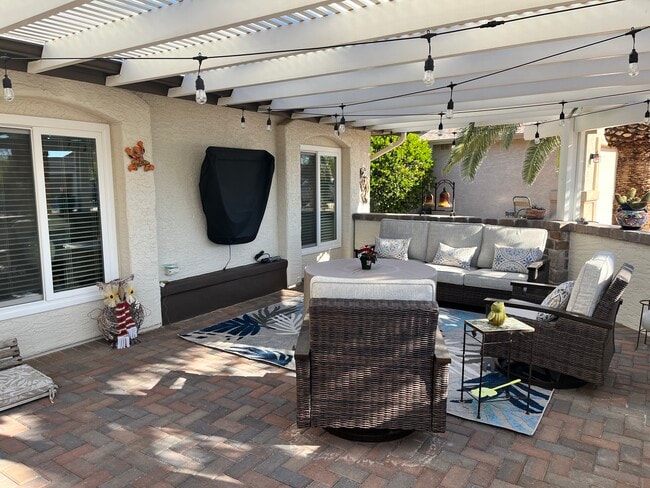 Front Covered Courtyard - 1876 Leisure World