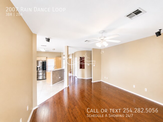 Foto del edificio - 2007 Rain Dance Loop