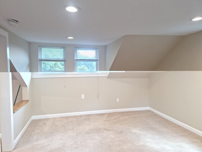 Building Photo - 11 Stanwood Ave