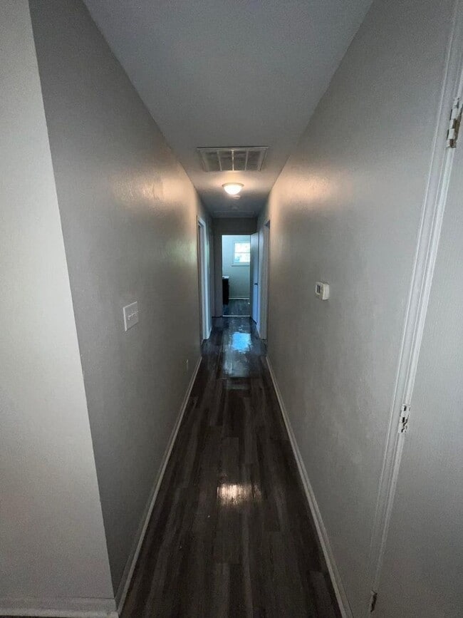 Building Photo - 658 Brower St