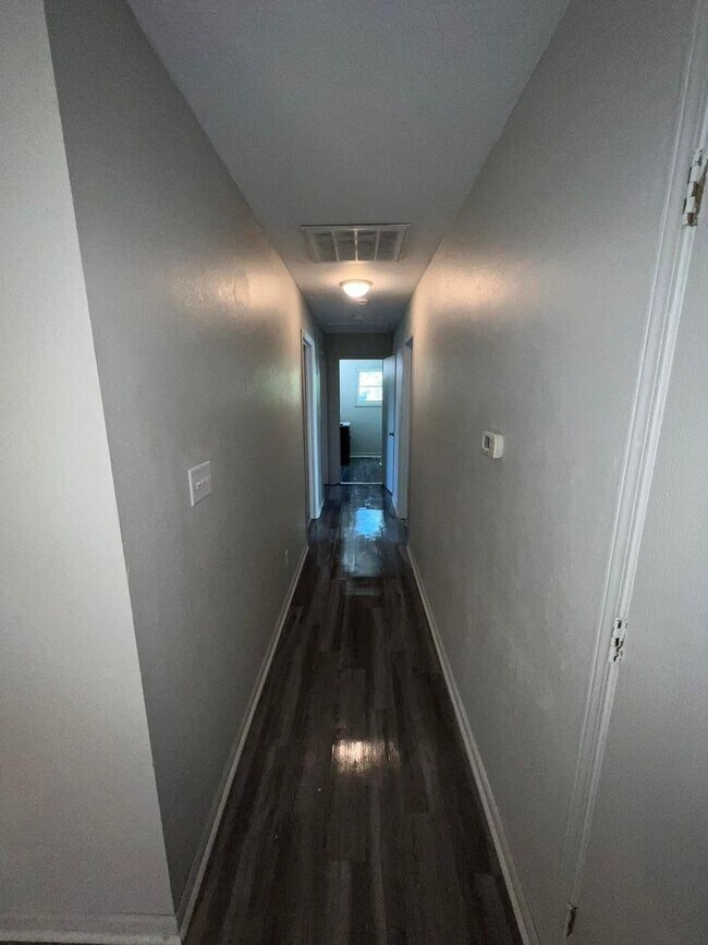 Foto del edificio - 658 Brower St