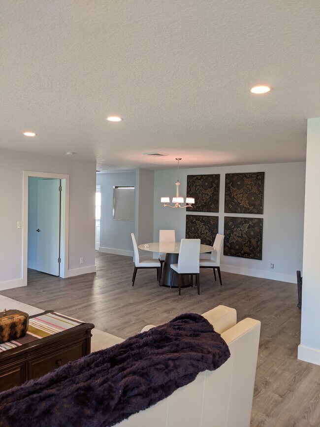 Foto del edificio - 1707 Consulate Pl