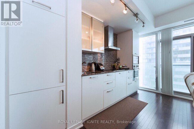 Building Photo - 14 York St