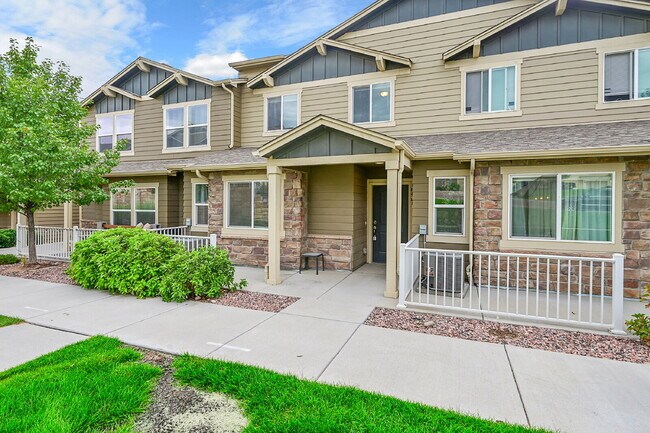 Building Photo - $2,195 - 3 Bed, 2.5 Bath townhome in CO Sp...