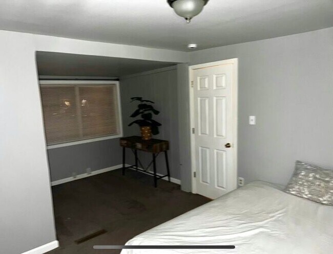 Foto del edificio - 9156 Elizabeth St