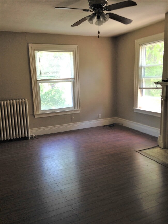 Building Photo - 203 S Goodman St