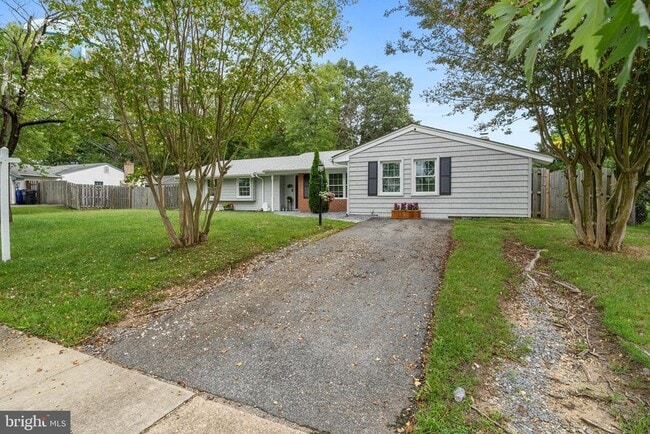 Building Photo - 2106 Dennis Rd