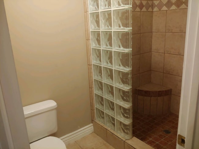 Building Photo - 1024 Shadow Point Dr