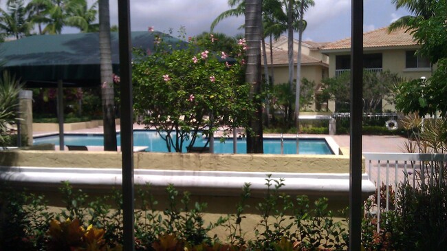 Foto del edificio - 22106 Glenmoor Dr