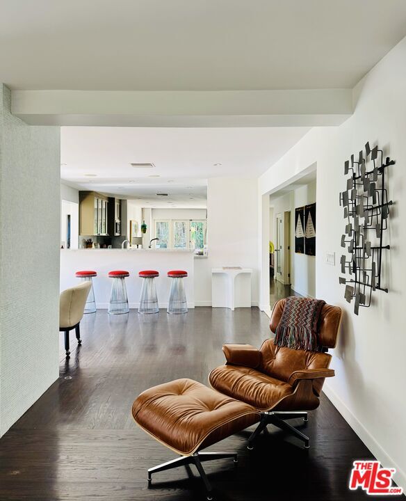 Foto del edificio - 1555 Rising Glen Rd