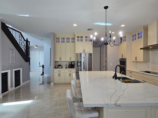 Building Photo - 4102 Artesa Dr