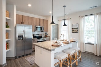 2BR, 2BA - 1,122SF - Kitchen - Colina WeHo