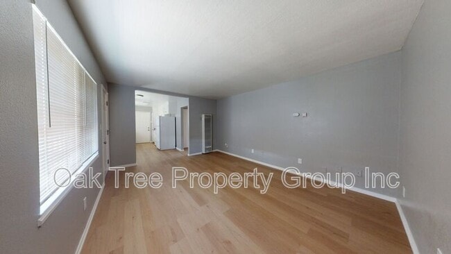 Building Photo - 2858–2860 Brookdale Ave