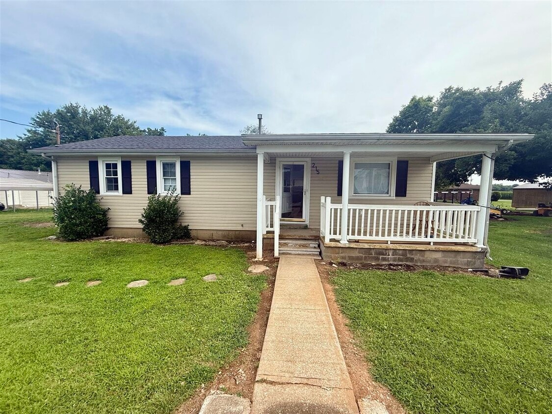 Primary Photo - 215 3rd St
