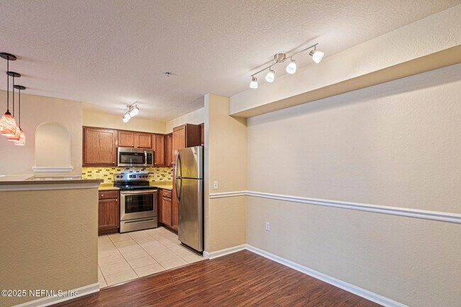 Foto del edificio - 8550 Touchton Rd