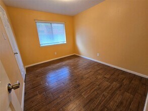 Building Photo - 8927 Diamond Lake Ln