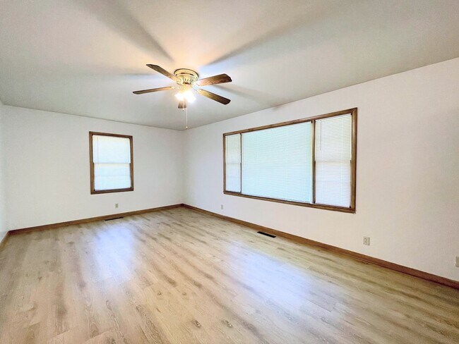 Building Photo - Remodeled Two Bedroom Home