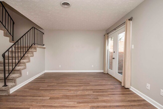 Building Photo - 10500 Shirland Ct