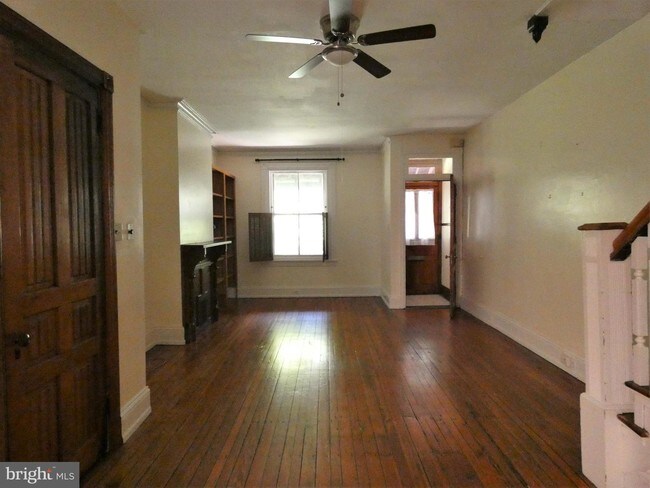 Building Photo - 4248 Regent Square