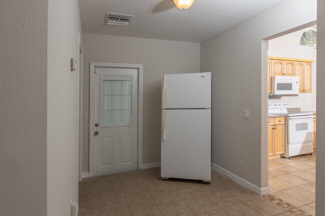 Foto del edificio - 17421 Meadow Lake Cir
