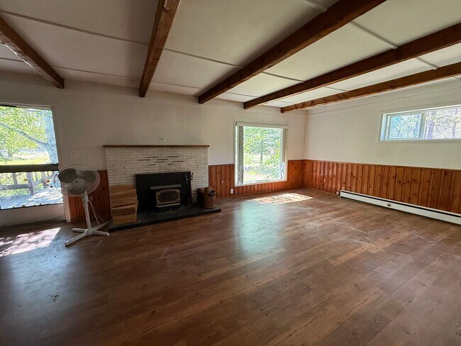Building Photo - 52220 Huntington Rd