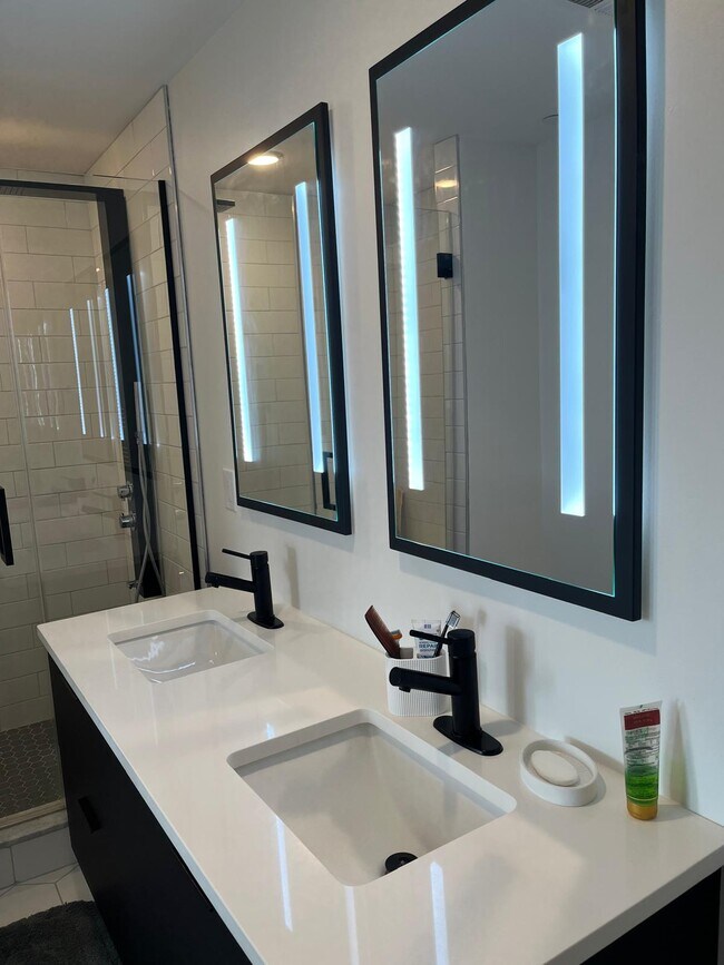 Master Bath - 1501 N 31st St