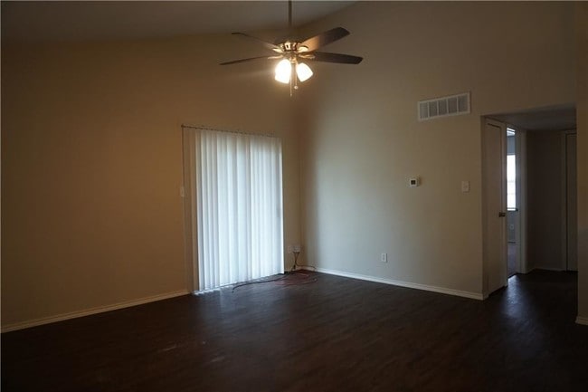 Building Photo - 9515 Culberson St