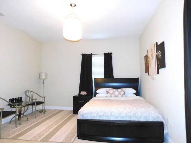 Foto del edificio - 2613 Treanor Terrace