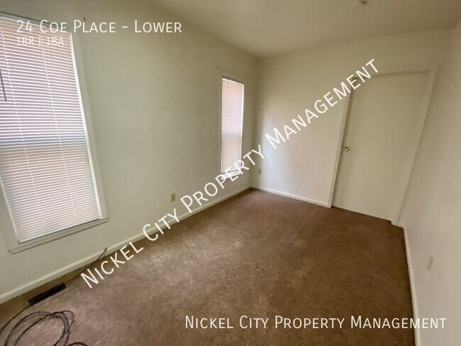 Foto del edificio - 24 Coe Pl