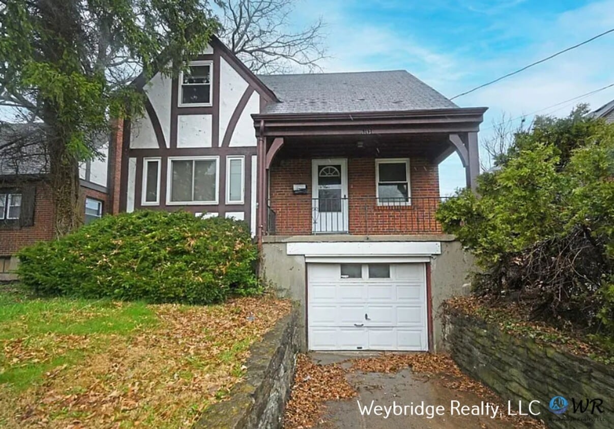 COMING SOON! Cozy 2BD 1BTH Cape Cod in North College Hill - COMING SOON!  Cozy 2BD 1BTH Cape Cod in North College Hill