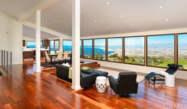 Foto del edificio - 6061 Woodfern Dr