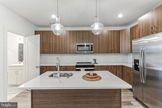 Building Photo - 5801 Ridge Ave