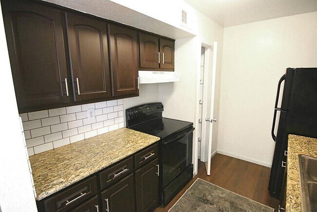 Foto del edificio - 5550 N Braeswood Blvd