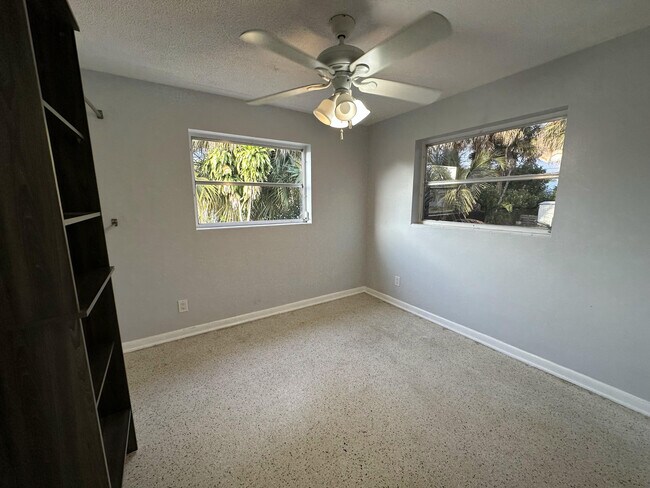 Foto del edificio - 8500 Sunset Dr