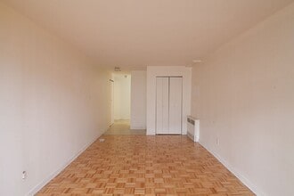 Building Photo - 3460 Rue Durocher