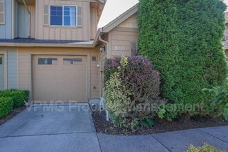 Building Photo - 8019 NE 61st St