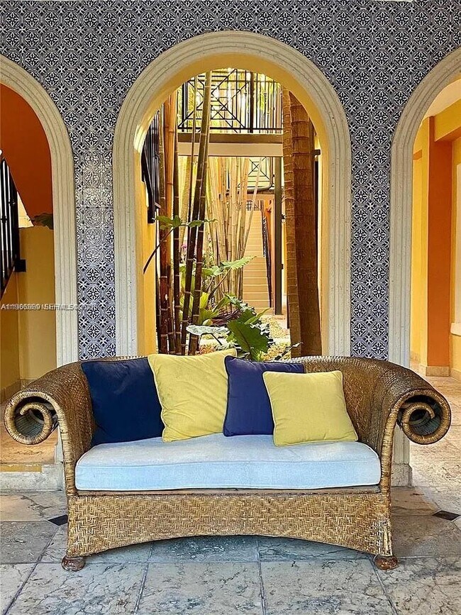 Foto del edificio - 4812 Pine Tree Dr