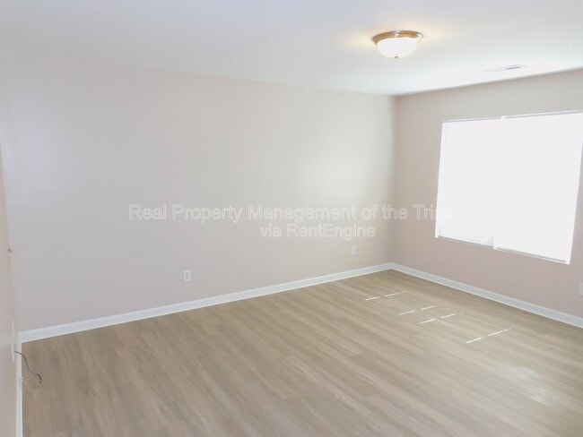 Foto del edificio - 2035 Chapel Park Ln