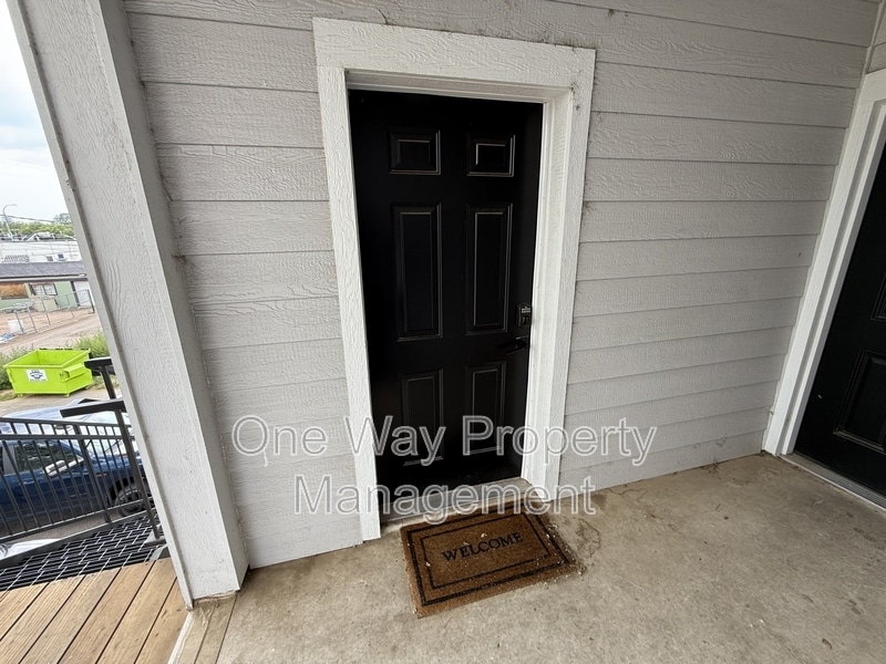 Primary Photo - 1014 8th St