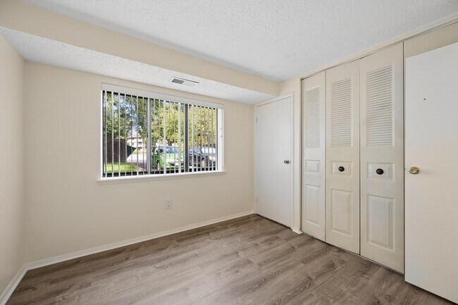 Foto del edificio - 501 Heather Ridge Dr