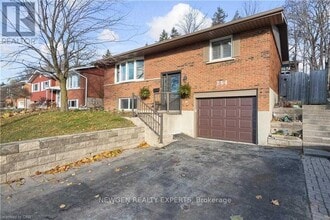 Building Photo - 264 Laurentian Dr