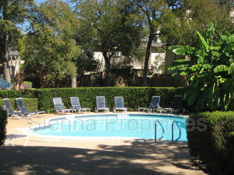 Primary Photo - 3801 Menchaca Rd