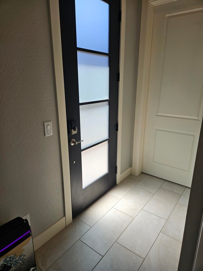 Inside entry - 1332 E La Mirada Dr