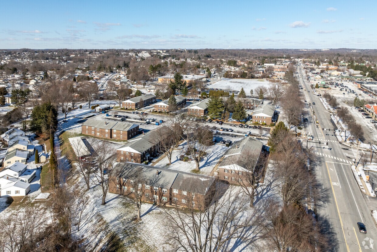Aerial Photo - Aston Arms Condominiums