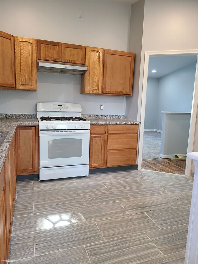 Foto del edificio - 3 br, 1 bath House - 25149 Hanover St