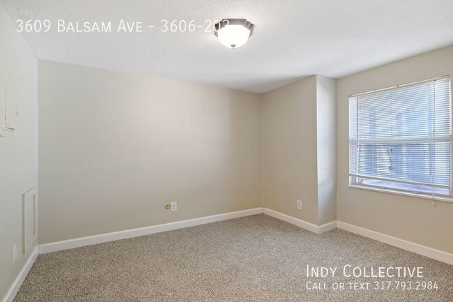 Building Photo - Move In Special: $300 Off First Month!