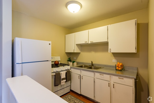 1BR, 1BA - Carriage House Apartments