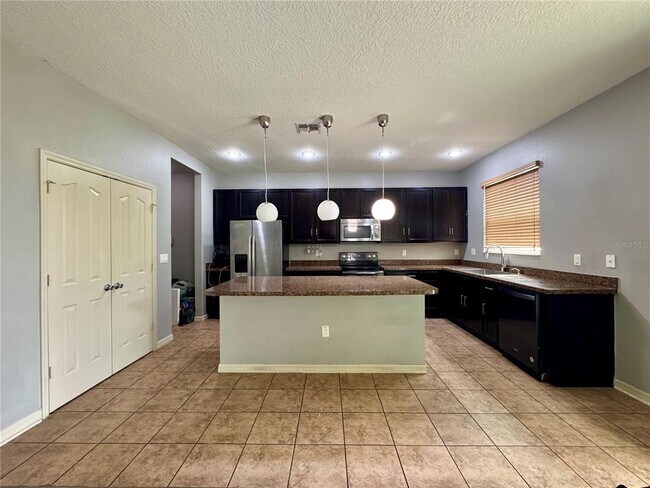 Building Photo - 998 Hermosa Way