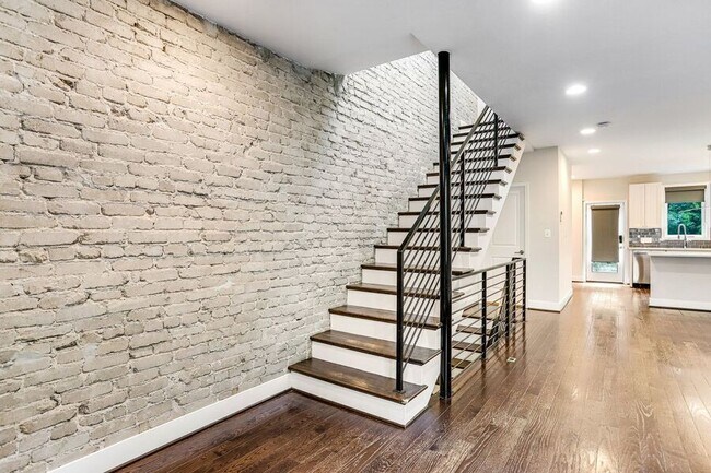 Foto del edificio - 620 Farragut St NW